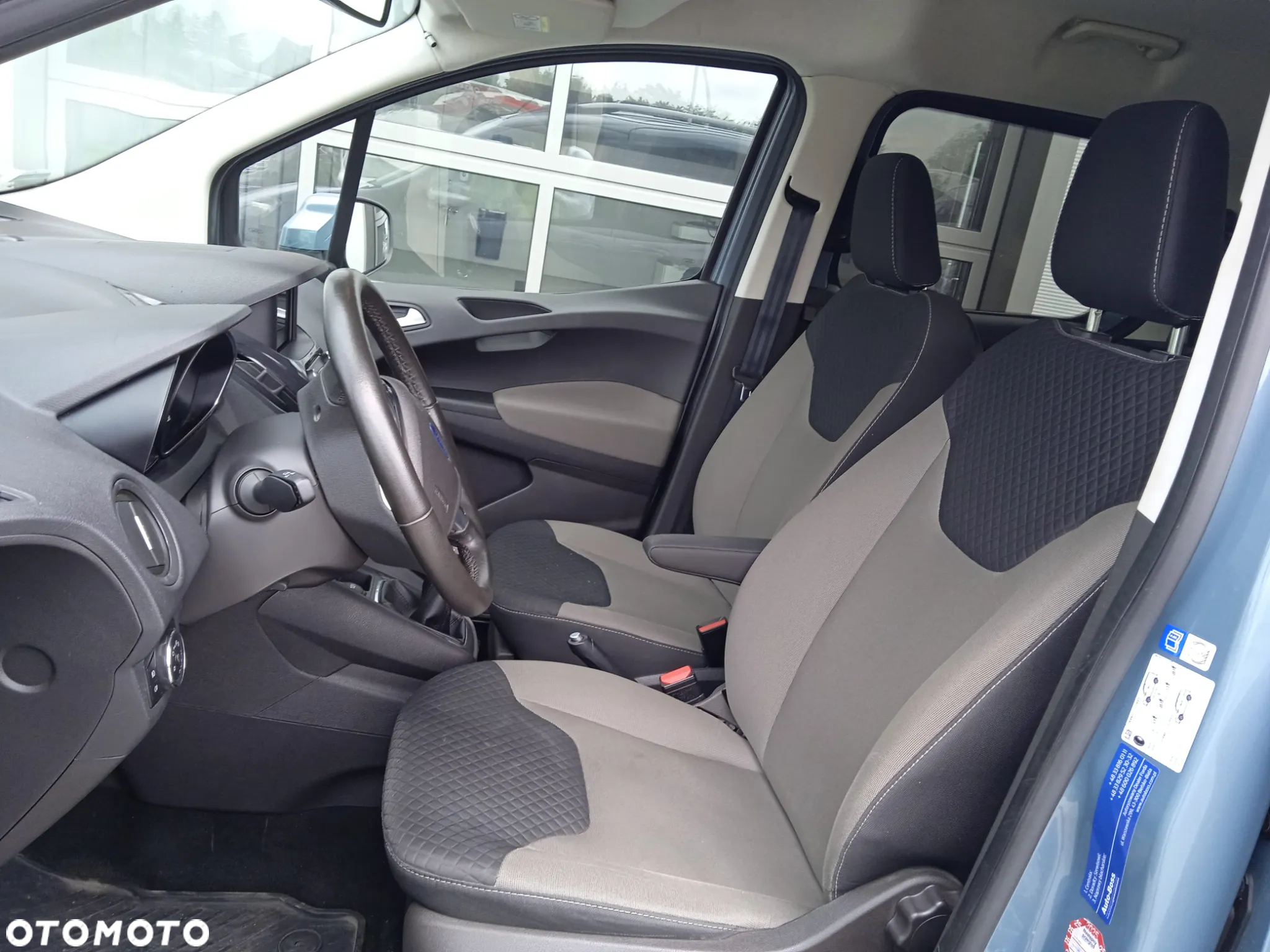 Ford Tourneo Courier 1.5 TDCi Titanium - 12