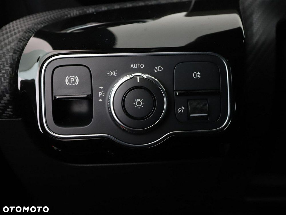 Mercedes-Benz CLA 180 d 7G-DCT - 33