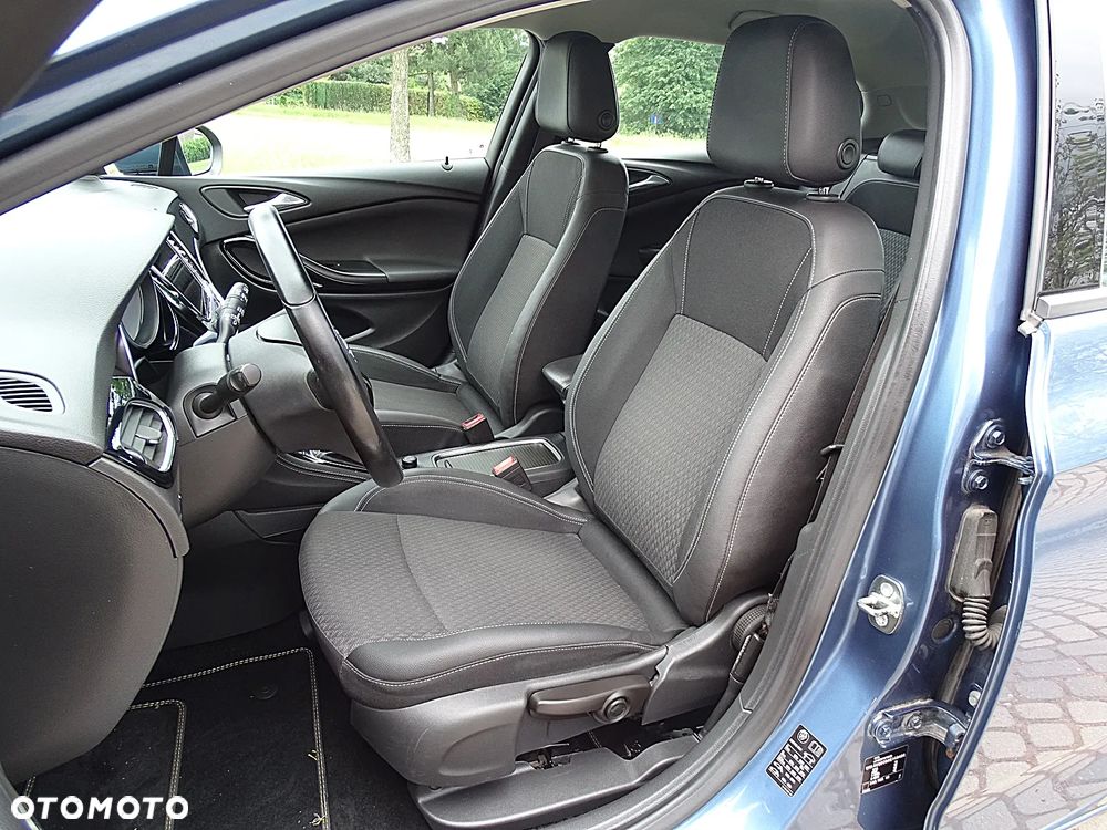 Opel Astra 1.4 Turbo Innovation - 24