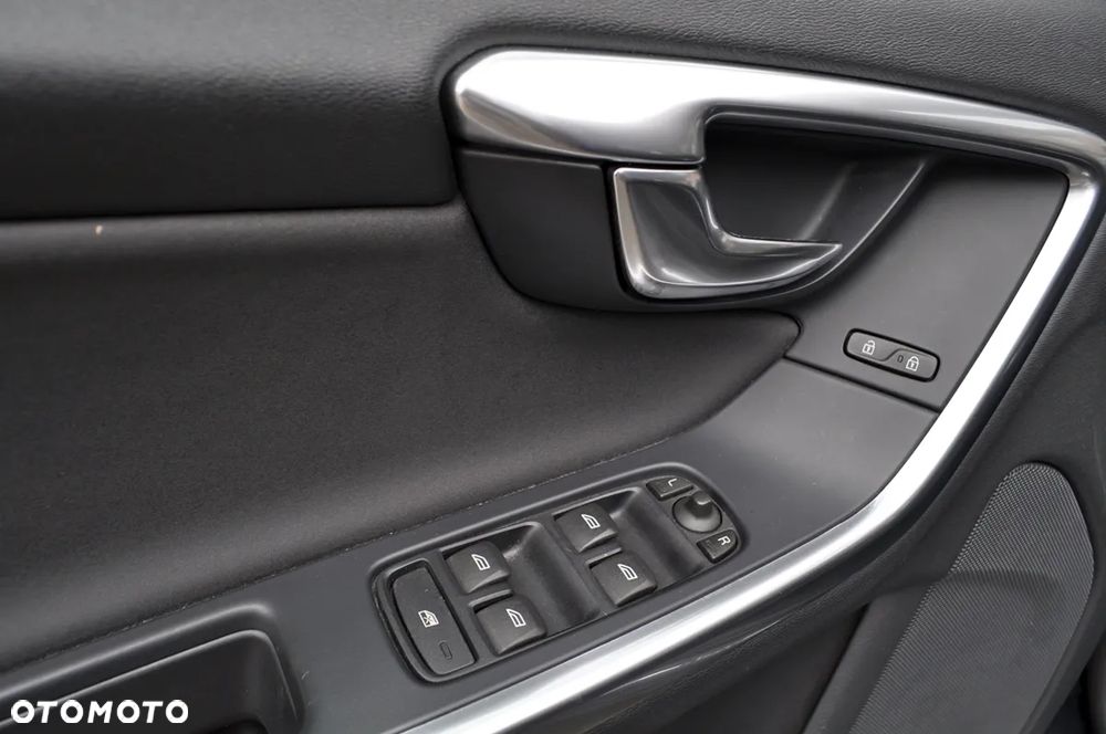 Volvo S60 T3 Kinetic - 15