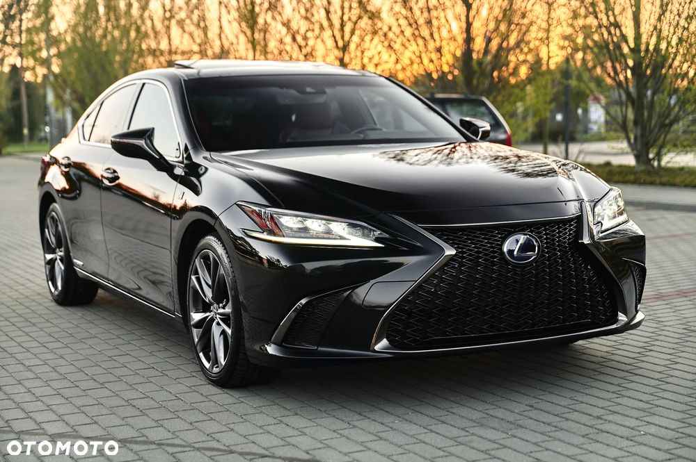 Lexus ES 300h F Sport - 16
