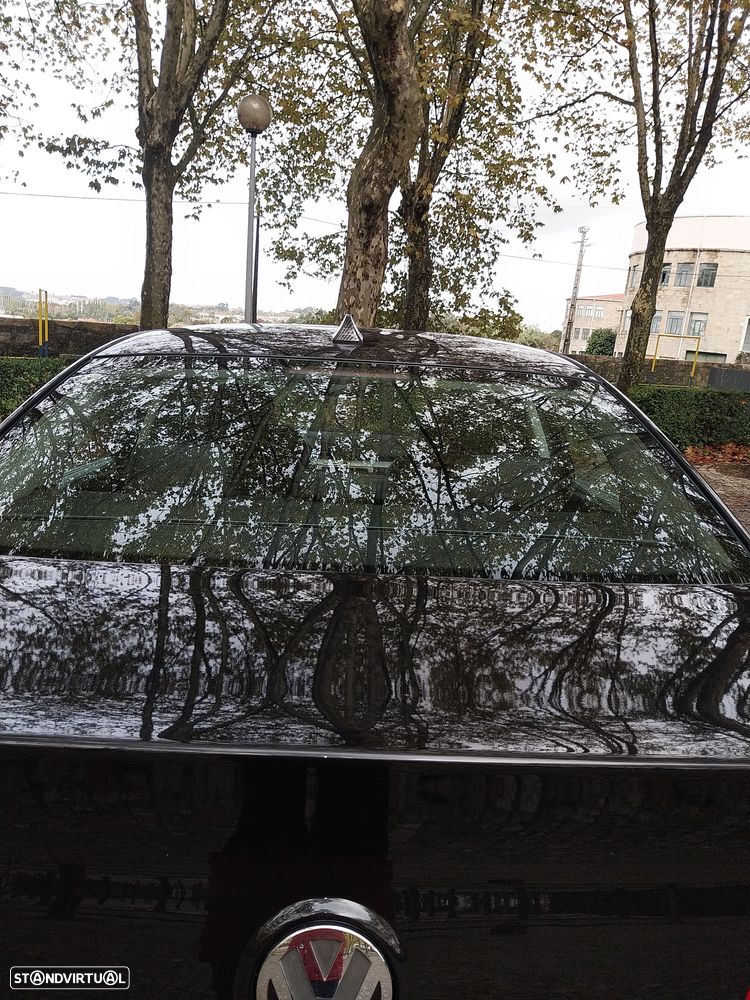 VW Passat 2.0 TDI Confortline - 12