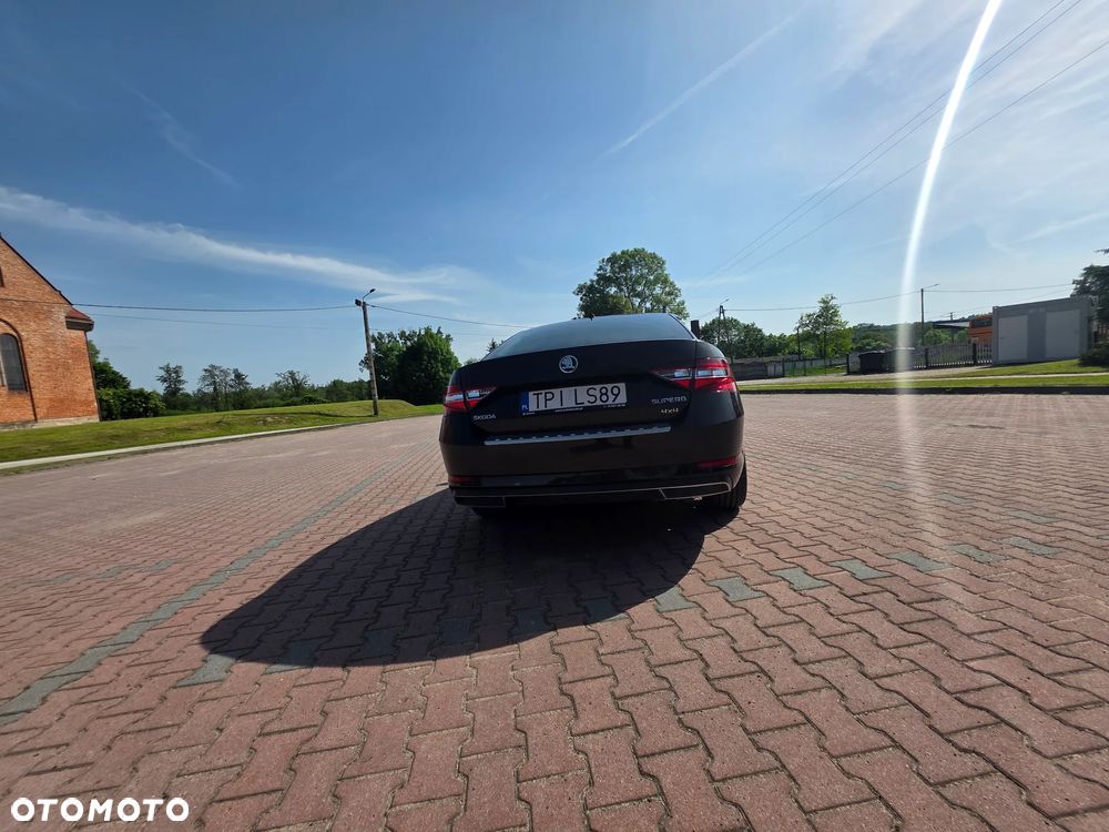 Skoda Superb 2.0 TDI 4x4 Style DSG - 11