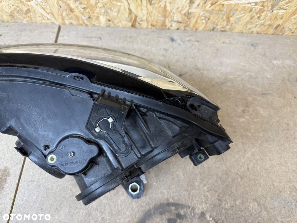 LAMPA PRZÓD PRAWA PRZEDNIA PRAWA ZWYKŁA AUDI A1 82A 82A941004 - 10