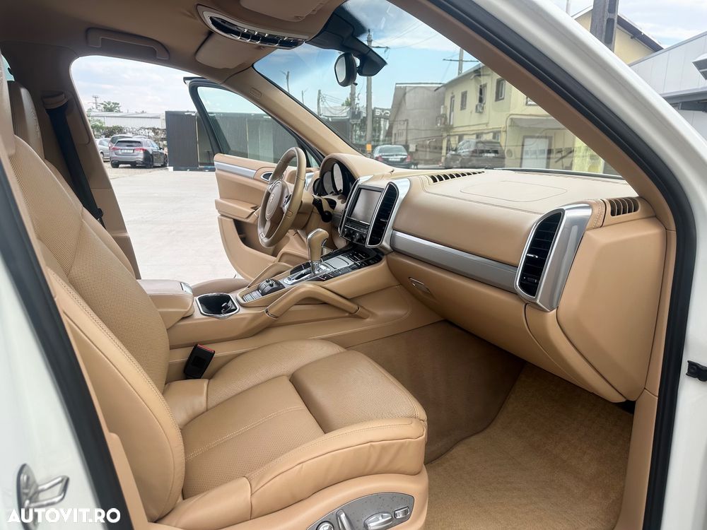 Porsche Cayenne - 10