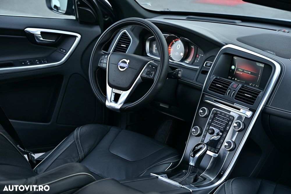Volvo XC 60 D5 AWD Geartronic Summum - 8