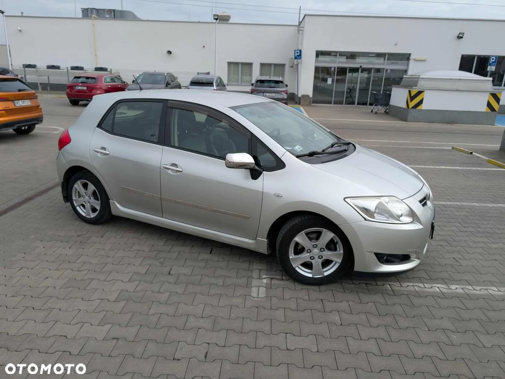 Toyota Auris - 2