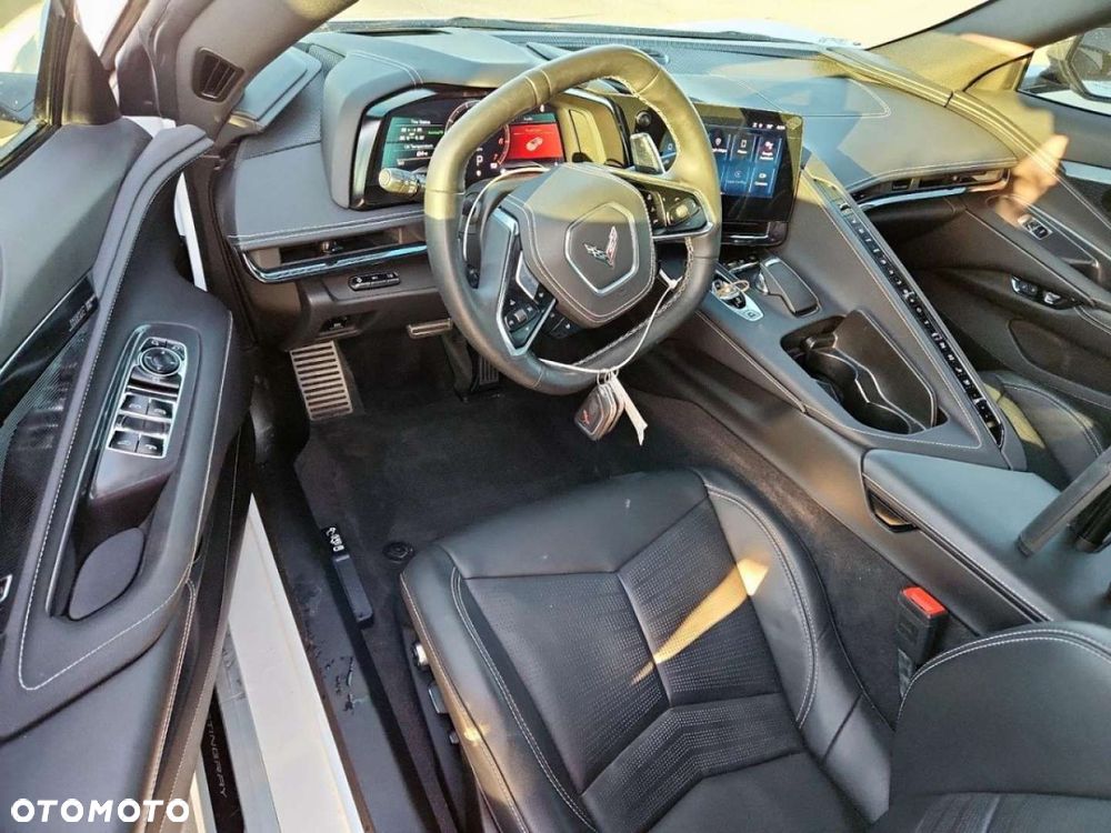 Chevrolet Corvette - 8