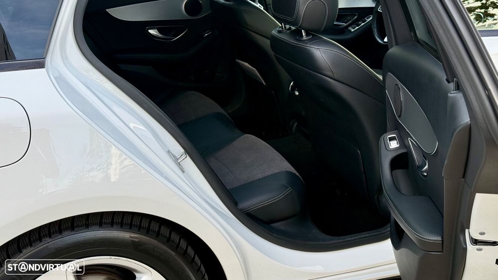 Mercedes-Benz C 300 h AMG Line - 33