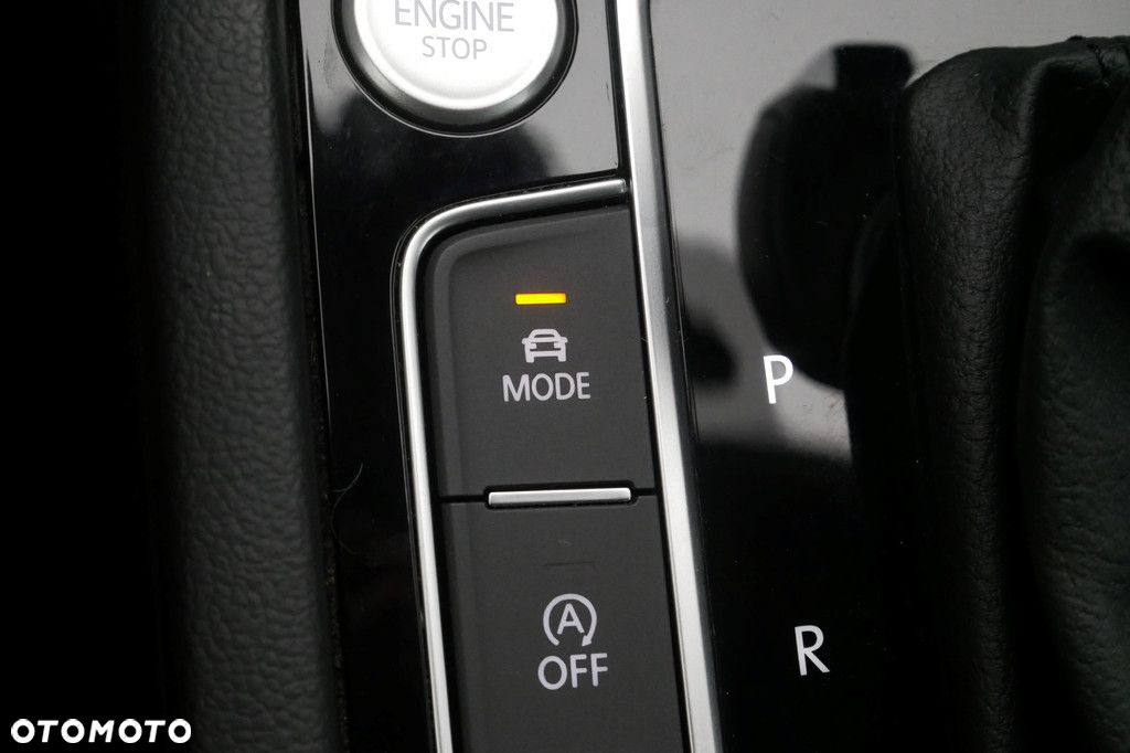 Volkswagen Passat 2.0 TDI Elegance DSG - 23