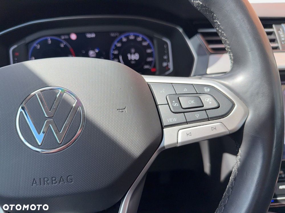 Volkswagen Passat - 17