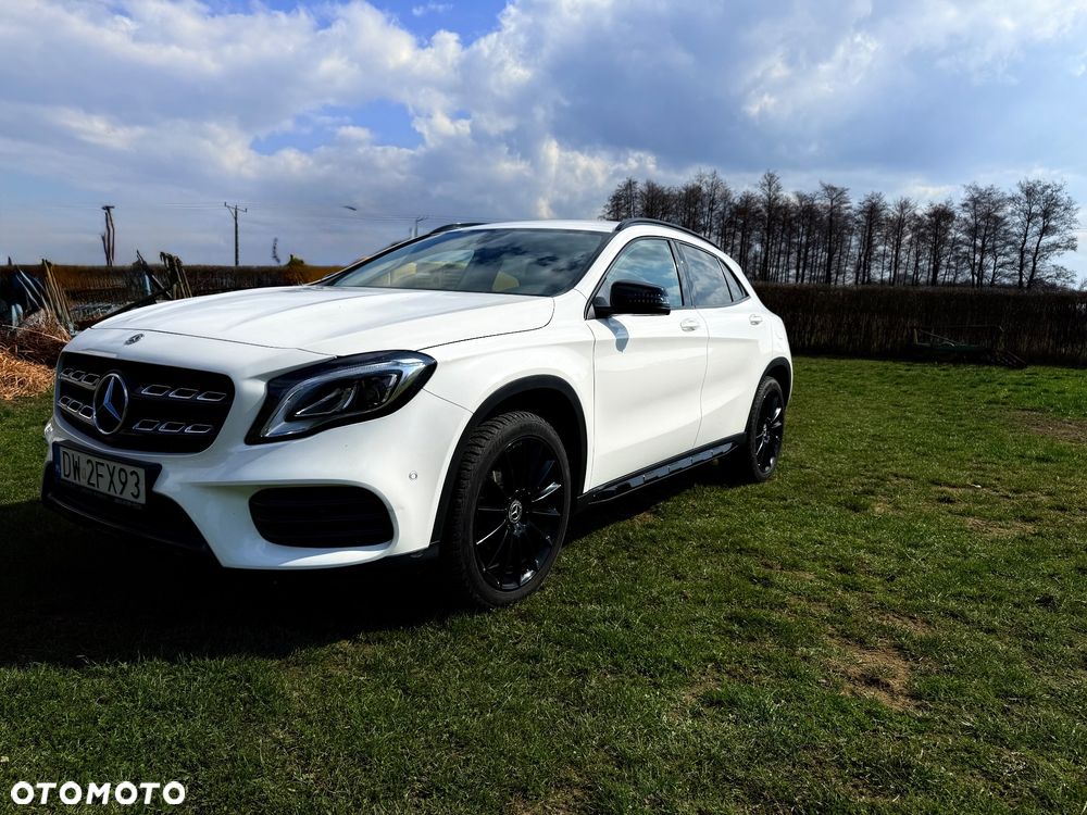 Mercedes-Benz GLA 200 7G-DCT - 10