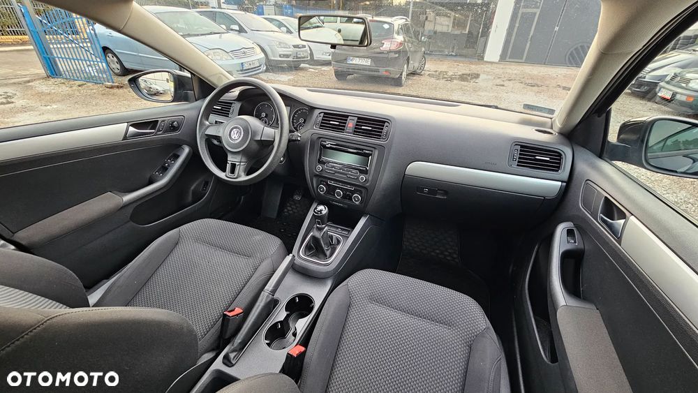 Volkswagen Jetta 1.6 TDI Comfortline - 15