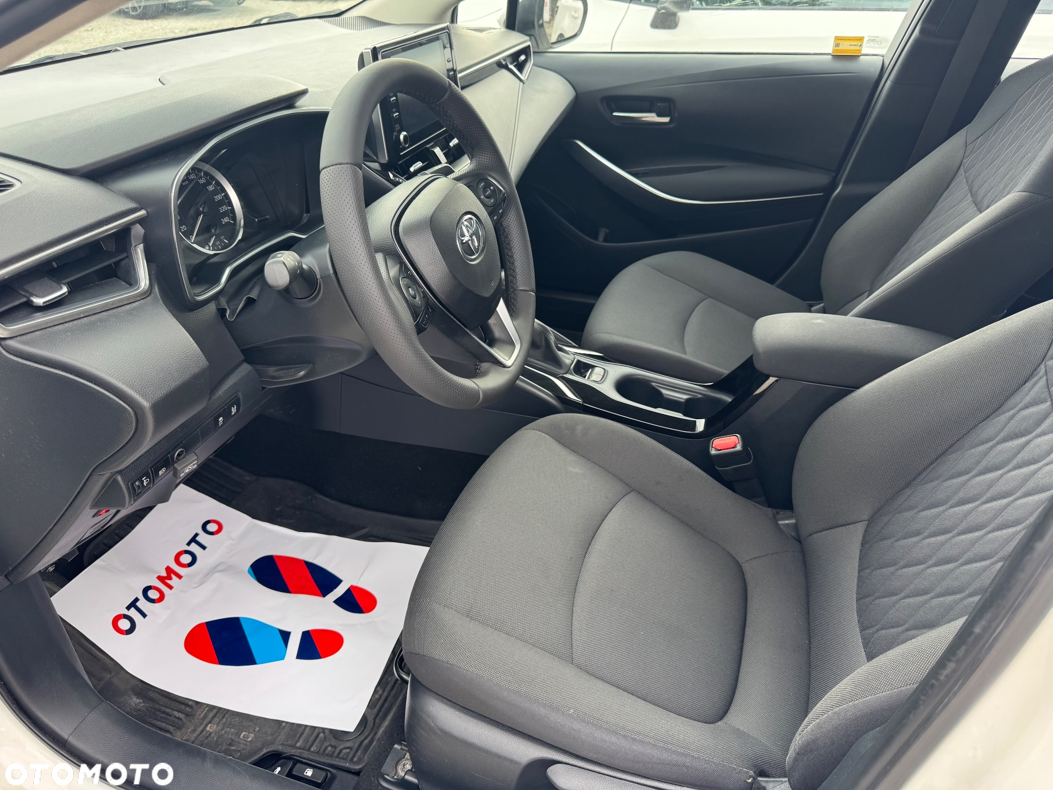 Toyota Corolla 1.8 Hybrid Active - 12