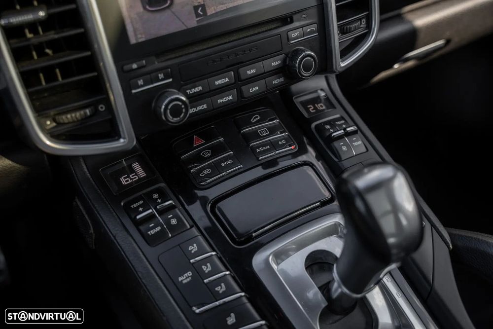 Porsche Cayenne S E-Hybrid - 18