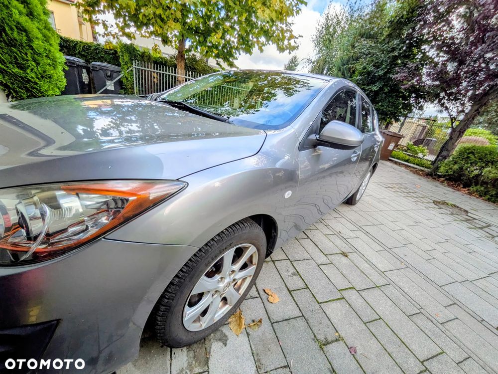 Mazda 3 1.6 Active + - 13