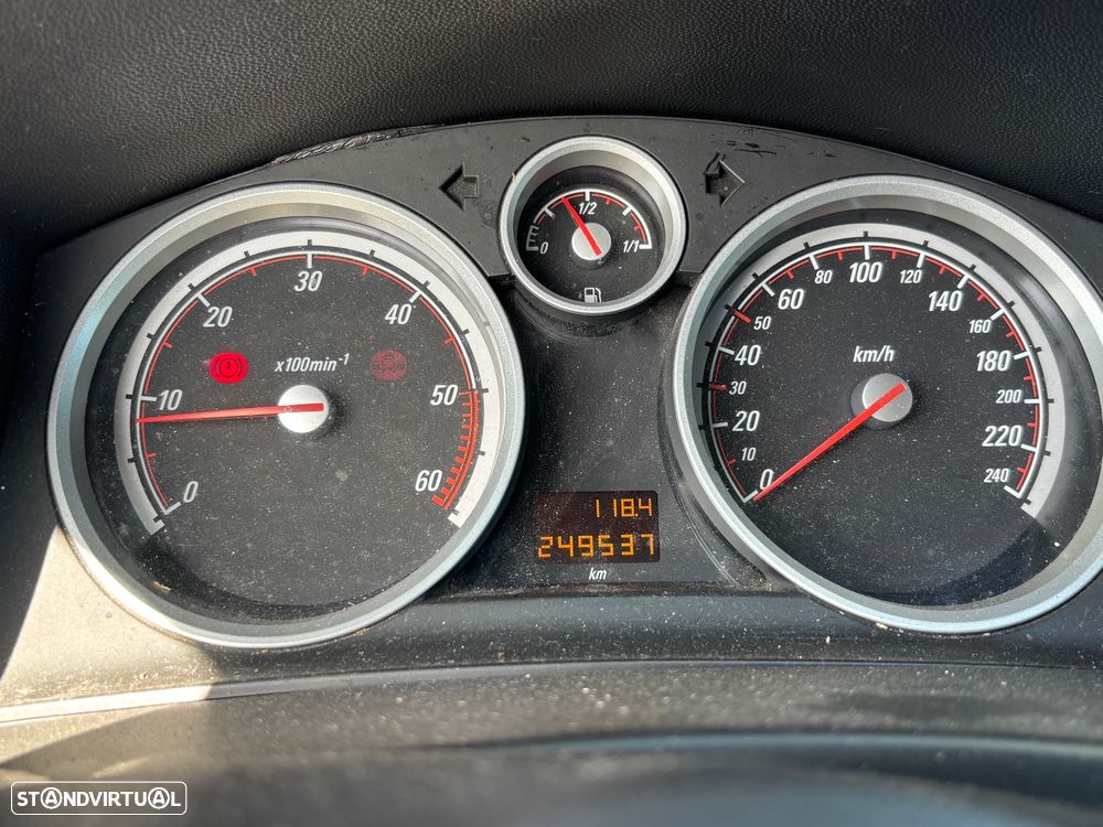 Opel Astra GTC 1.7 CDTi - 8