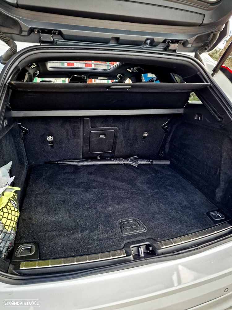 Volvo XC 60 2.0 T6 PHEV R-Design AWD - 10