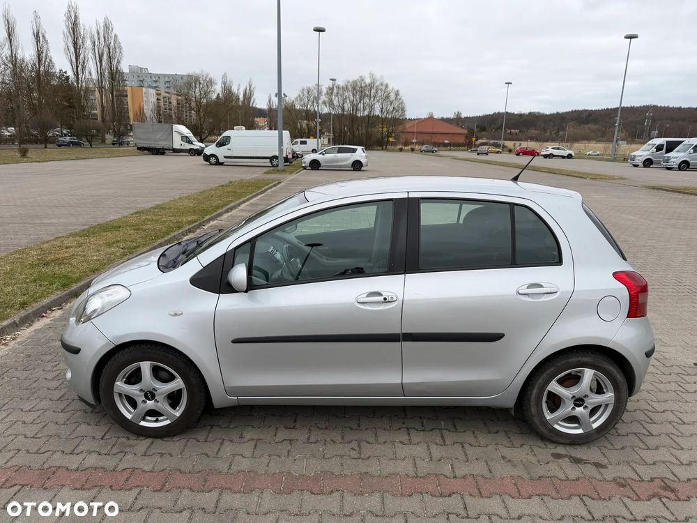 Toyota Yaris 1.3 VVT-i Luna - 3