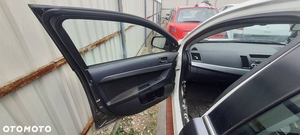DRZWI LEWY PRZÓD MITSUBISHI LANCER VIII UK - 3