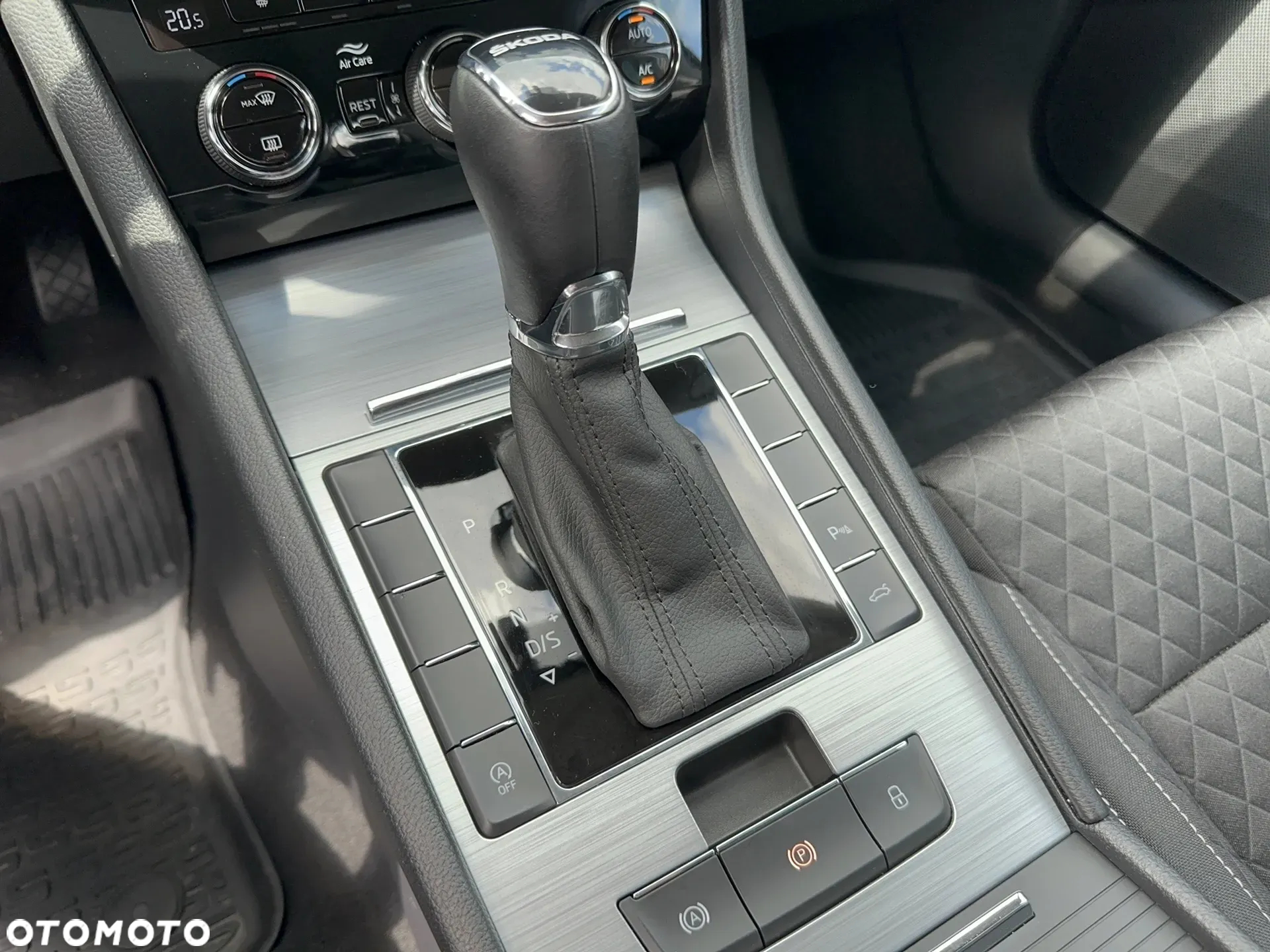 Skoda Superb 1.5 TSI Ambition DSG - 22