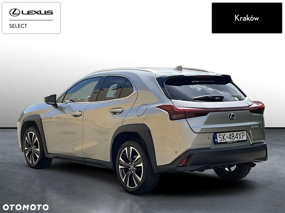 Lexus UX - 3