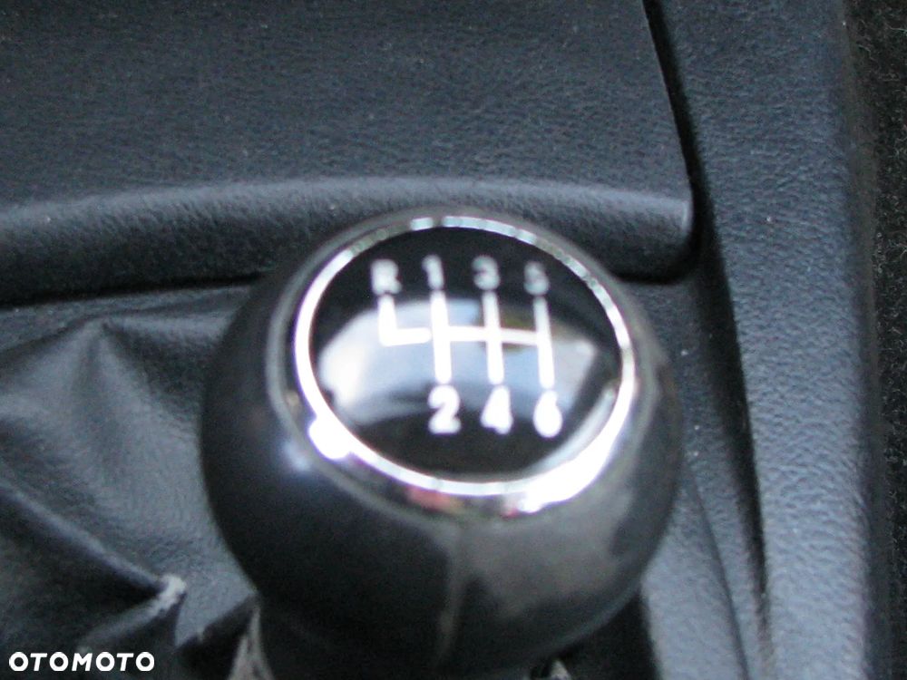 Volkswagen Passat 1.9 TDI - 14