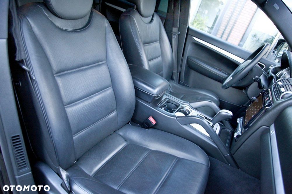 Porsche Cayenne - 14