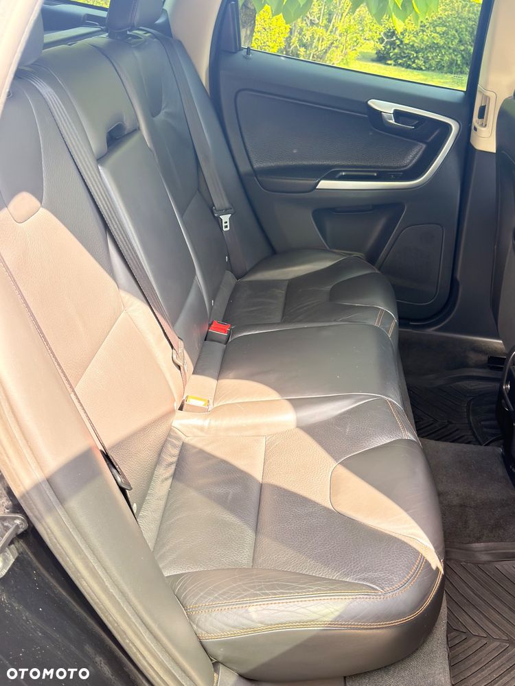 Volvo XC 60 D3 Momentum - 11