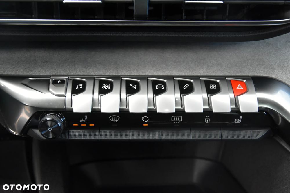 Peugeot 3008 1.6 PureTech HYbrid4 GT Line S&S EAT8 - 25