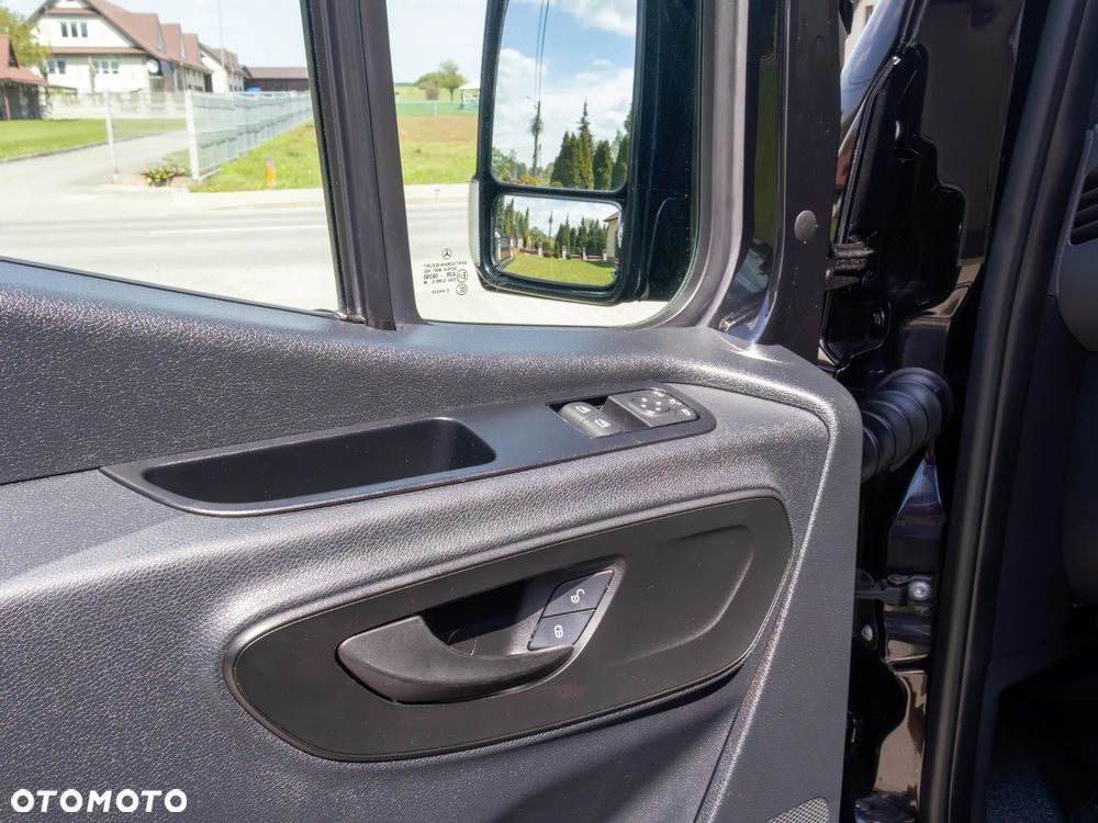 Mercedes-Benz SPRINTER 3.0 V6 / AUTOBUS 21-MIEJSC / ZABUDOWA MERCUS + PLECAK / AUTOMAT / TV + LODÓWKA / FULL WERSJA / ZNIKOMY PRZEBIEG 70 TYŚ KM! / STAN FABRYCZNIE NOWY! - 17