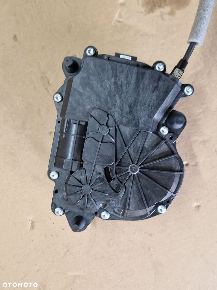 ZAMEK DRZWI LEWY VW T6.1 7LA843603G 7LA843745 - 11