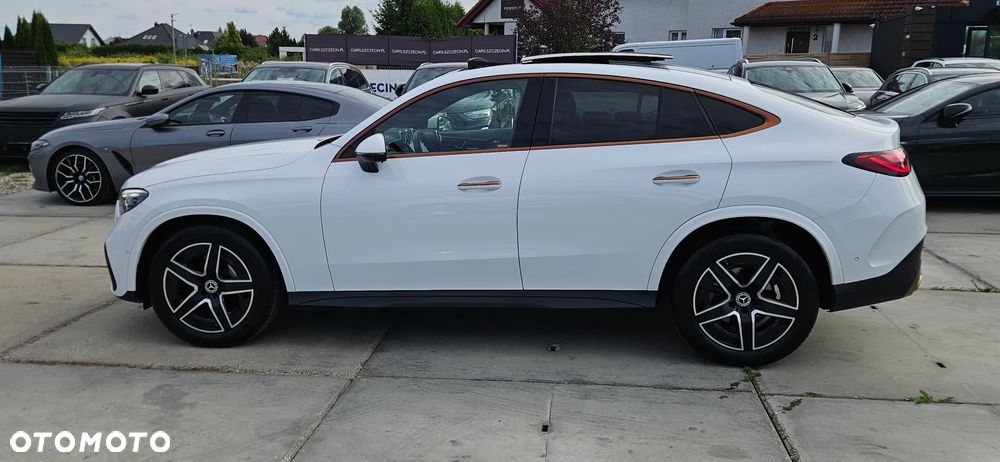 Mercedes-Benz GLC 300 4Matic 9G-TRONIC AMG Line Advanced - 9