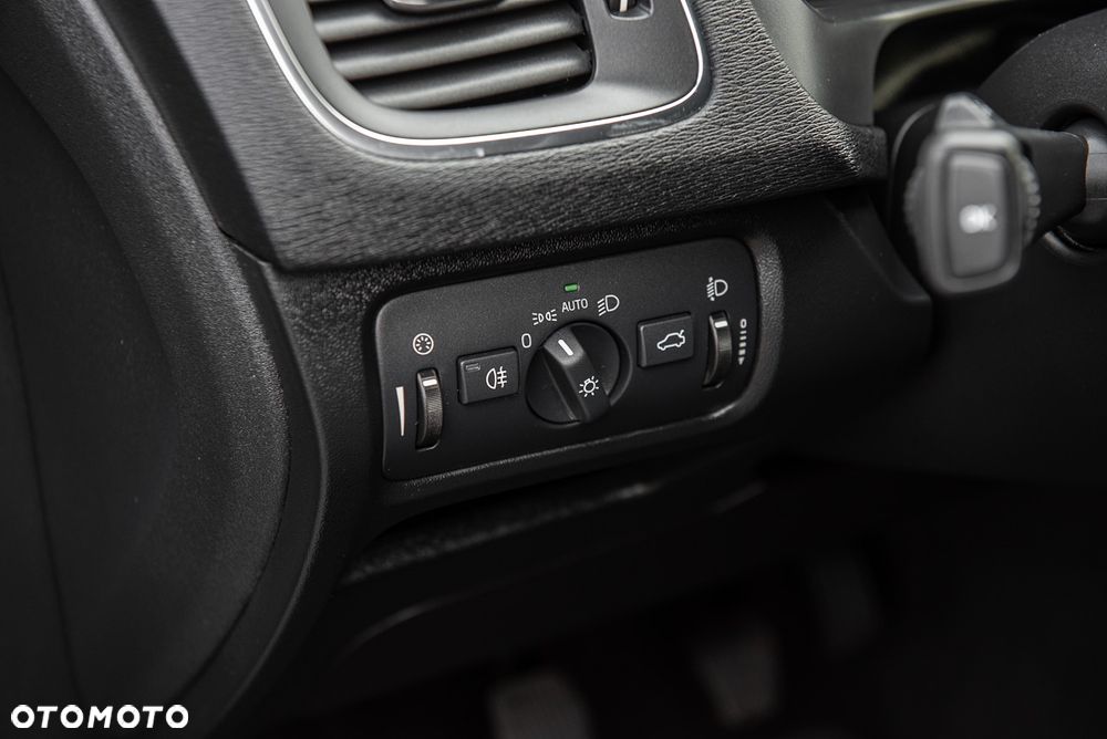 Volvo V40 D2 Momentum - 17