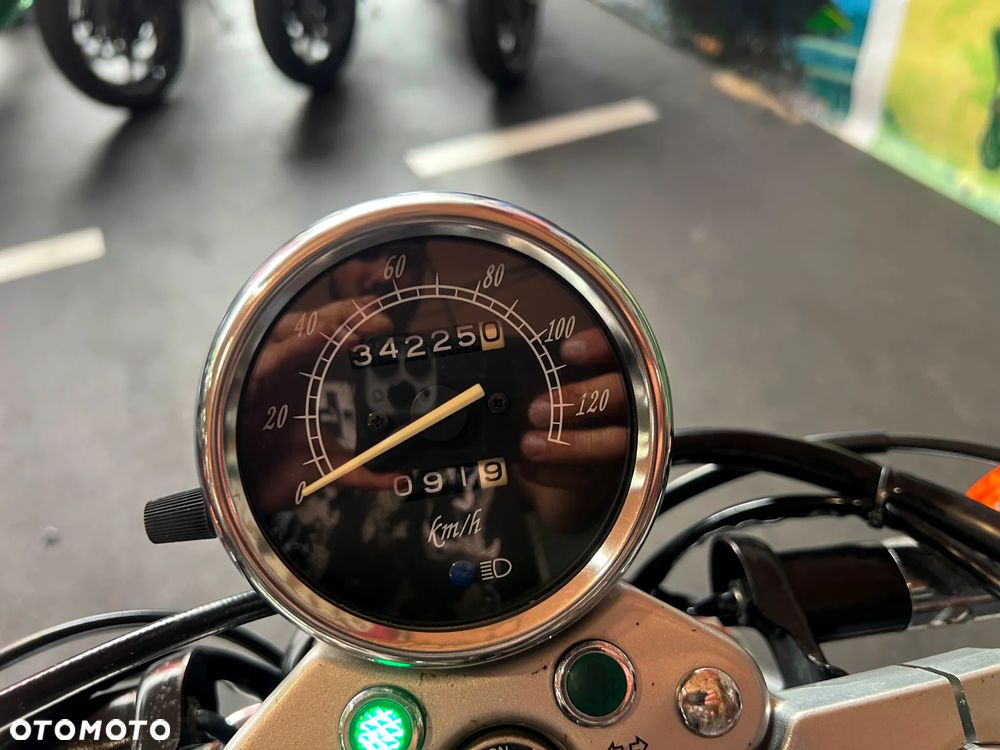 Suzuki GZ - 11