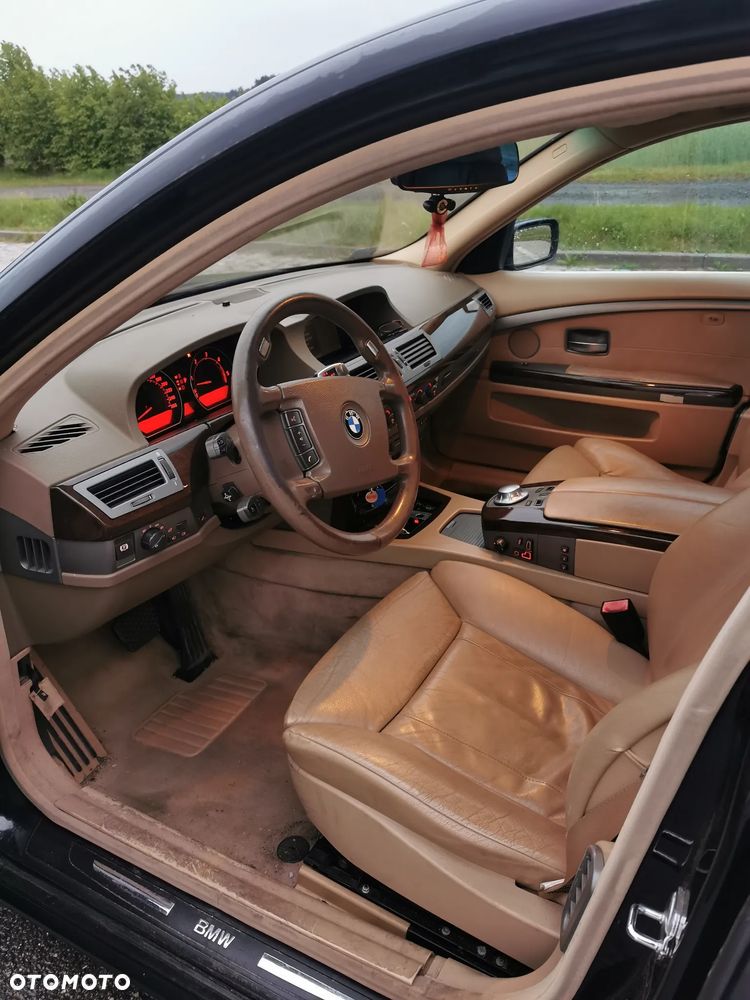 BMW Seria 7 - 16