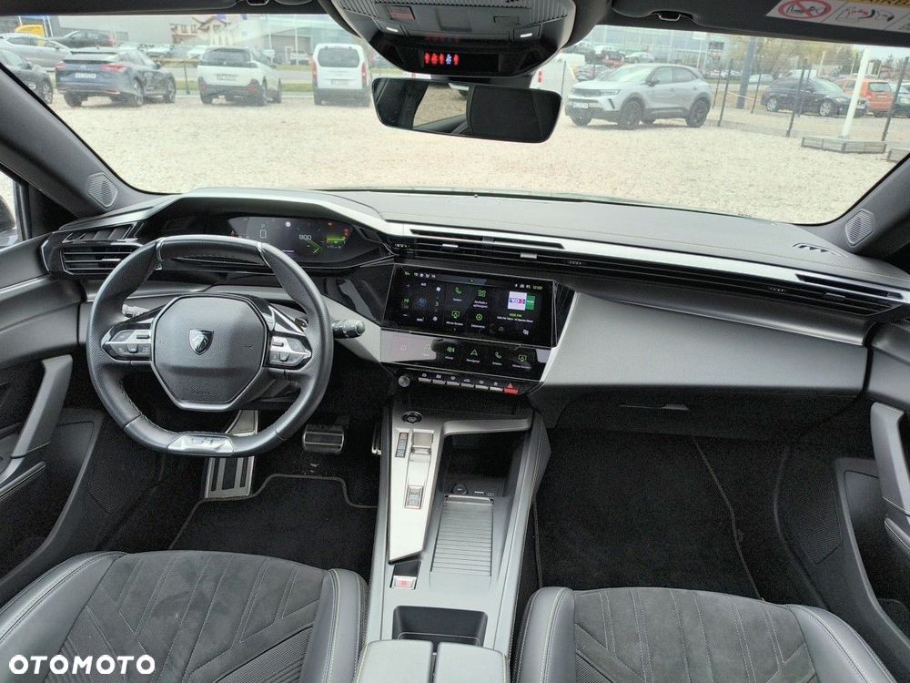Peugeot 308 - 8
