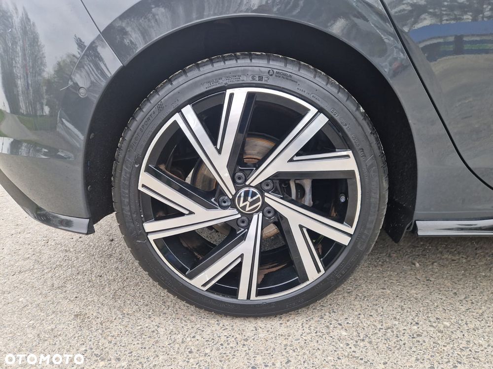 Volkswagen Golf - 36