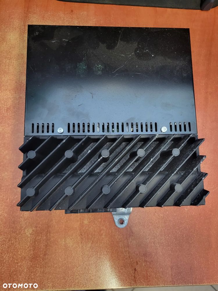 WZMACNIACZ AUDIO BMW SERIA I E81/E87  532230817