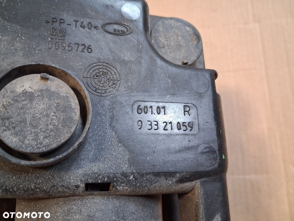 Halogen MERIVA A  prawy  93321059  OE - 2