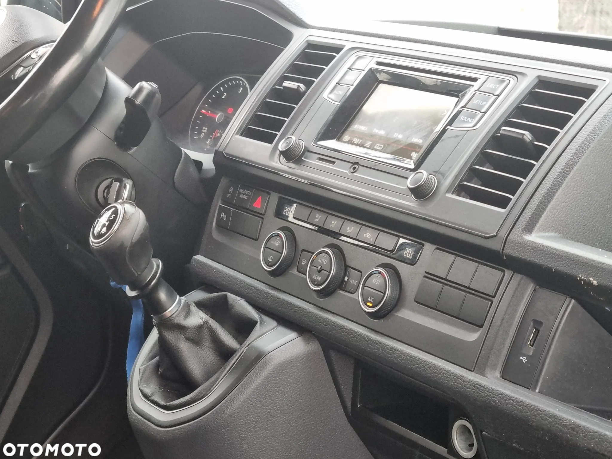 Volkswagen Caravelle 2.0 TDI L2 Highline - 30