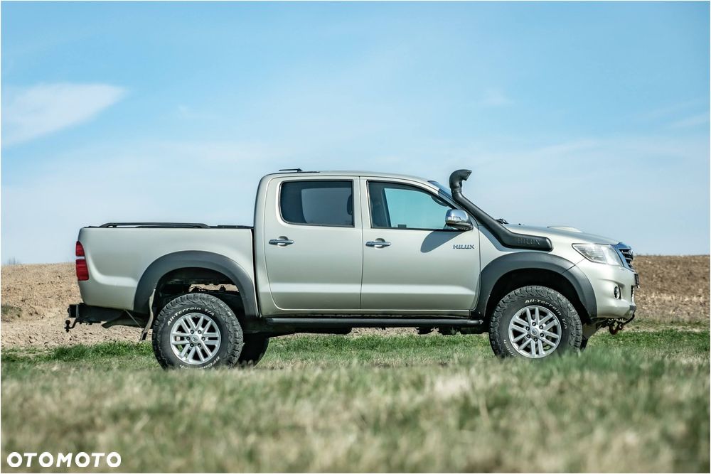 Toyota Hilux 3.0 D-4D SR5 - 2