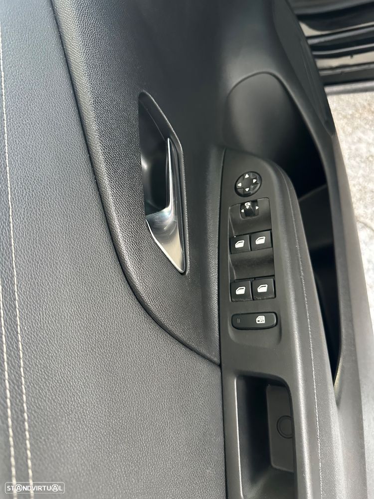 Opel Corsa 1.2 Direct Injection Turbo S&S GS Line - 26