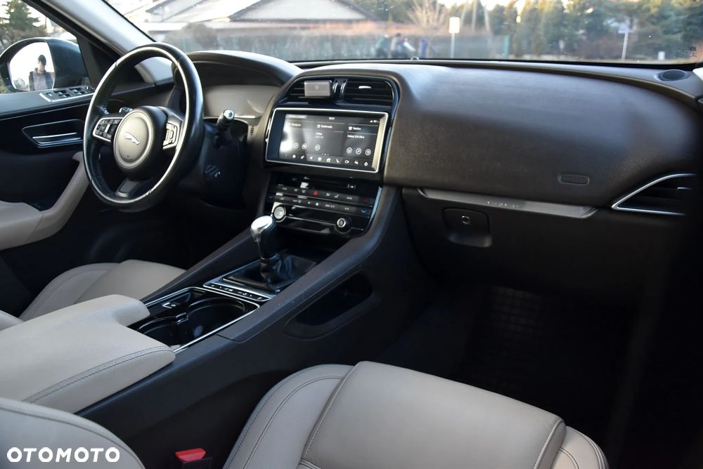 Jaguar F-Pace 2.0 i4D AWD R-Sport - 14