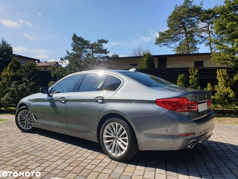 BMW Seria 5 530e iPerformance xDrive Luxury Line - 24