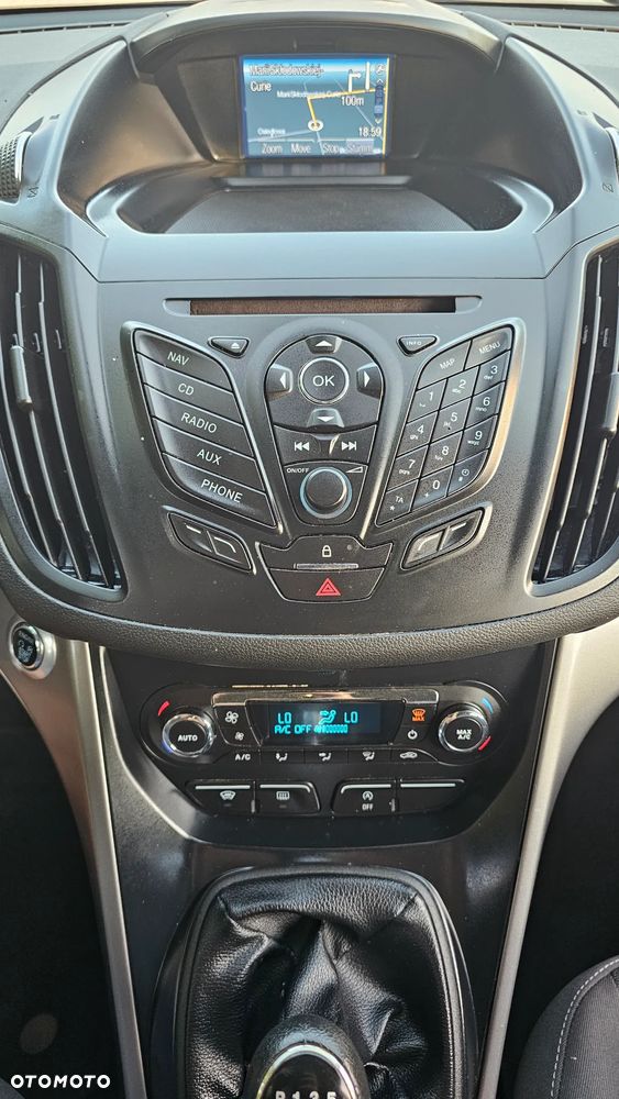 Ford Kuga 1.6 EcoBoost 2x4 Trend - 17