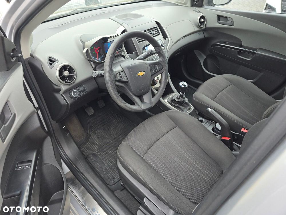 Chevrolet Aveo - 11