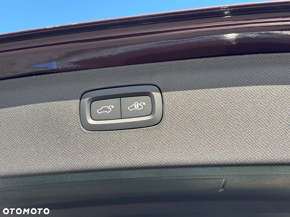 Volvo XC 90 T8 AWD Plug-In Hybrid Ultra Bright 7os - 23