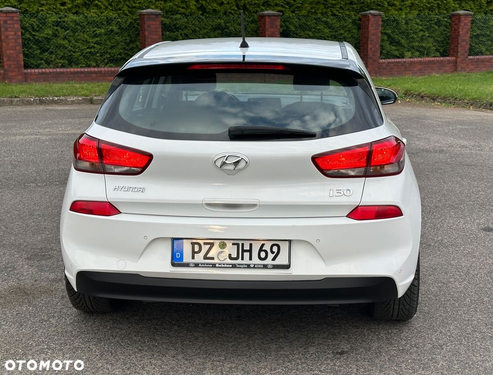 Hyundai i30 1.6 CRDI Intro - 13
