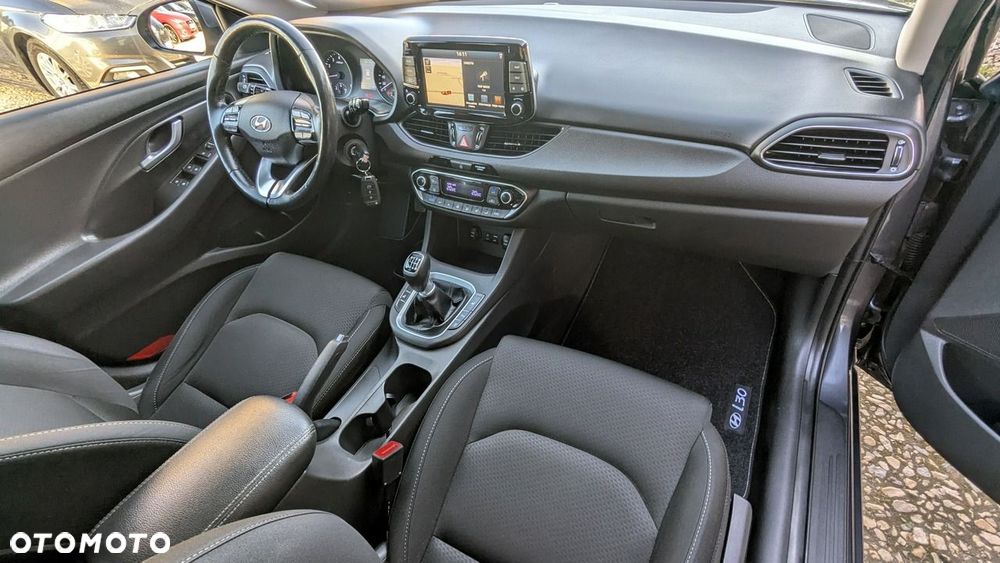 Hyundai i30 1.4 T-GDI Family+ - 19